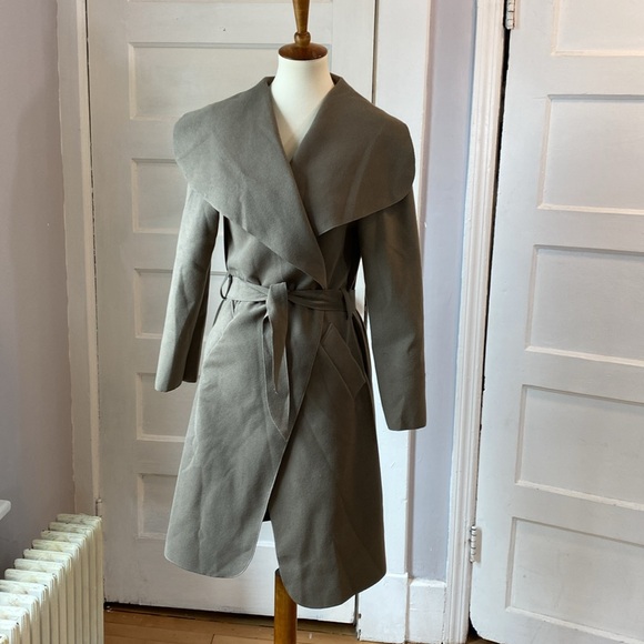 NWT Boohoo Belted Shawl Collar Coat, One Size - Picture 1 of 16